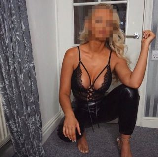 Kaprisi olmayan anal hayaranı Mersinli türbanlı escort Ayça