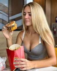 Alev-alev gerçek fotoğraflı kız Neşe