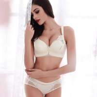 Alev-alev kendi yeri olan kadın Kübra