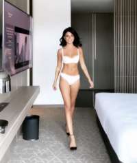 Alev-alev kumral kız Birce