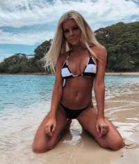 Ateşli genç kız Ilke