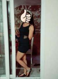 Baştan çıkaran eve gelen eskort Munise