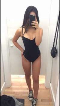 Baştan çıkaran öpüşmeyi seven escort Mine