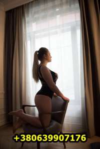 Beyaz renk ciltli Seksapel Tijen