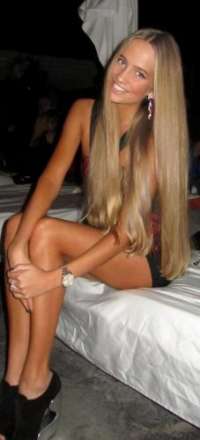 Çekici kendi yeri olan kız Dicle