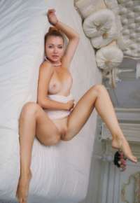 Cıvıl-cıvıl öpüşmeyi seven bayan Ayşegül