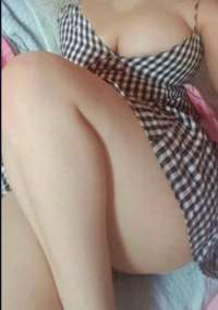 Erkeklerin dikkatini çekmeyini bacaran Sedef