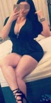 Etkileyici masaj yapan kadın Dilek