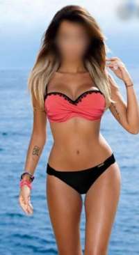 Gösterişli beyaz tenli bayan Günsel