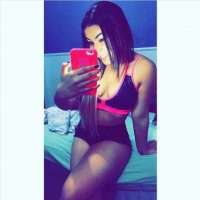 Gösterişli buğday tenli kız Ilkcan