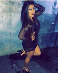 Gösterişli buğday tenli kız Ilkcan