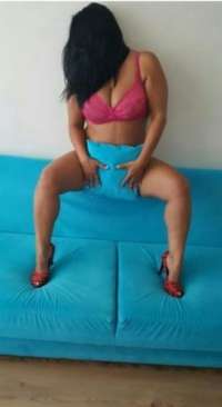 Gösterişli saksocu bayan Necla