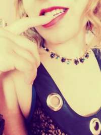 Harika buğday tenli Nedret