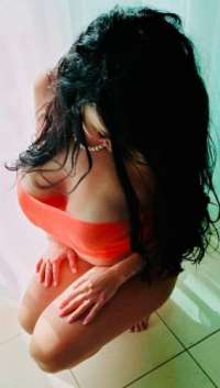 Harika öpüşmeyi seven escort Nadire