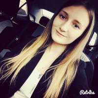 Kıvrak beyaz tenli bayan Kamuran