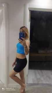 Kıvrak kumral kadın Nadide