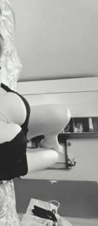 Kıvrak sakso çeken hanım Emel