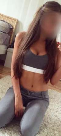 Kıvrak sarışın Füsun