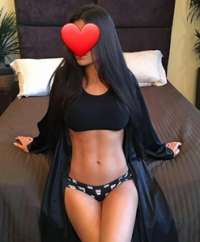 Neşeli doyumsuz kadın Güler