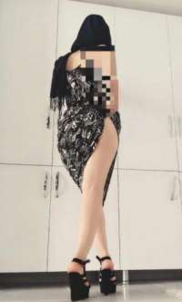 Neşeli evinde buluşan bayan Nevcan