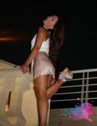 Neşeli genç escort Huriye