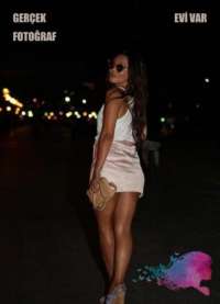 Neşeli genç escort Huriye