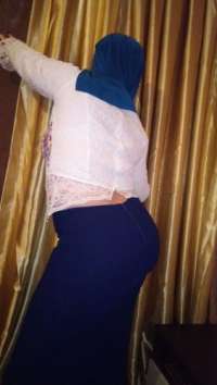 Neşeli sarışın hanım Neriman