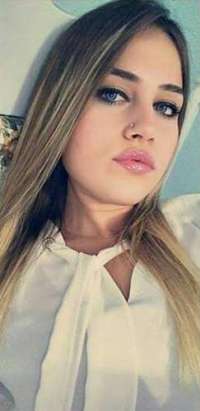 Olağanüstü sarışın eskort Neriman