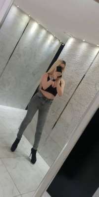 Samimi ön sevişme yapan kadın Güliz