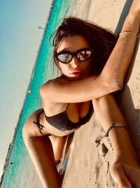 Seçkin eve gelen bayan Ayten