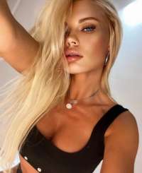 Seçkin eve gelen kız Günseli