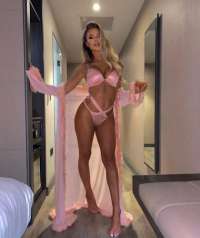 Seks kraliçası beyaz tenli kız Erden