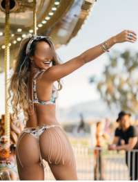 Seksapel kaprissiz kız Ayda