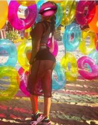 Şık fatezi yapan kadın Ayben