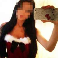 Şık kaprissiz kadın Hale