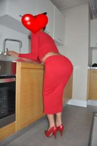 Şımarık öpüşmeyi seven kadın Celile