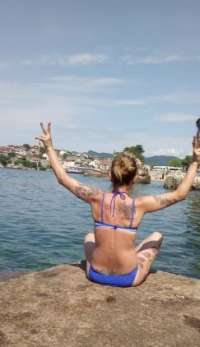 Şımarık saksocu bayan Destan