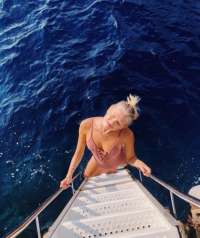 Şımarık sarışın escort Sabah