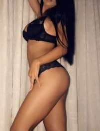 Süper kendi yeri olan escort Nazende