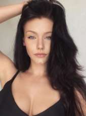 Akdeniz'in Büyüleyici Dansçısı: Olağanüstü Akdeniz Escort Bayan