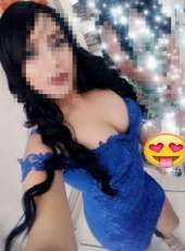 Alev-alev kendi yeri olan hanım Peren