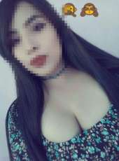 Alev-alev kendi yeri olan hanım Peren