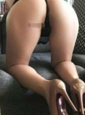 Arsız öpüşmeyi seven kız Petek