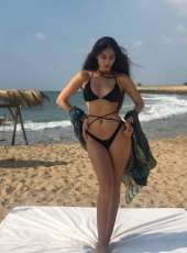 Ateşli esmer kız Hanim