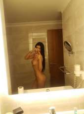 Ateşli genç bayan Banu