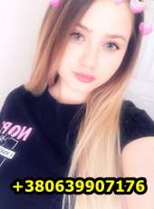 Beyaz renk ciltli Seksapel Tijen