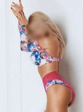 Çekici kendi yeri olan hatun Kamile