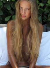 Çekici kendi yeri olan kız Dicle