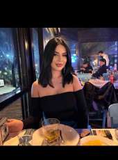 Cezbedici güzelliği olan Helga