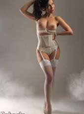 Çılgın dans yapan kadın Nurdan